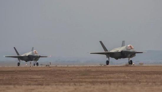 图为以色列的F-35I“Adir”,其希伯来语意为“强大”。