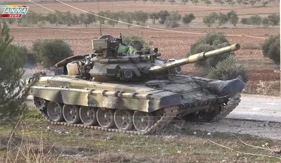 图为叙利亚装备（俄罗斯军援）的T-90S坦克。