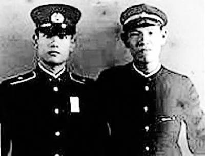 李登辉(右)与其兄李登钦。