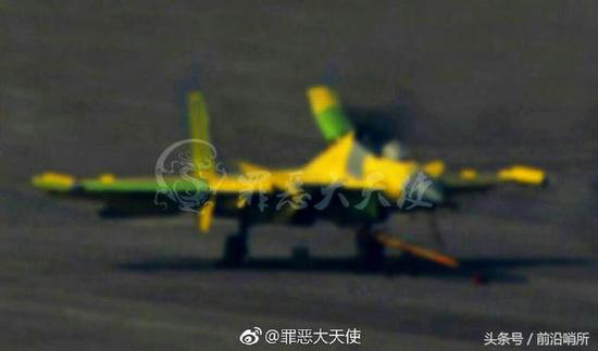 新型舰载机(图源@罪恶大天使)