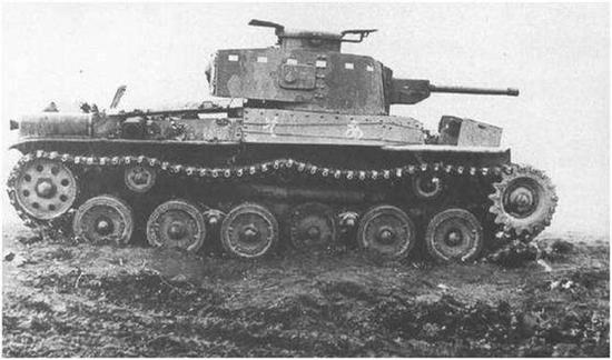 日本在二战中陆军装备的确比较糟糕，比如脆弱的坦克