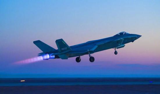 港媒:中国歼20比美F22航程更远 发动机是薄弱