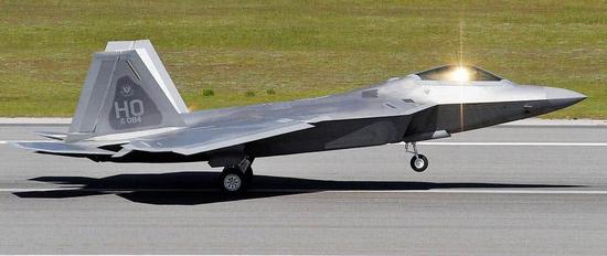 美国想让日本买F22与F35杂交新战机 单价达2