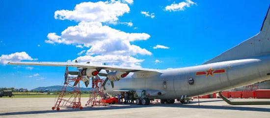 首见空潜200打开武器舱挂载武器