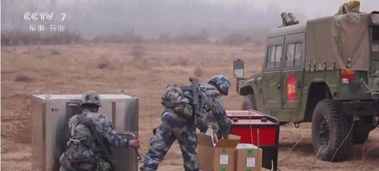 图片:便携式微波炉可以满足整支部队快餐食品的加热服务。