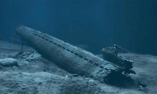 沉没在海底的U-864潜艇残骸CG效果图。