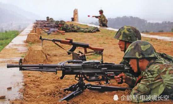www.多盈娱乐.com·菏泽:无人机灯光秀,霸屏了