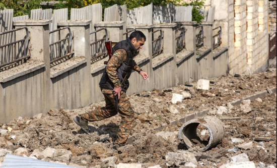 普京执政gdp对比_普京霸气照片(2)