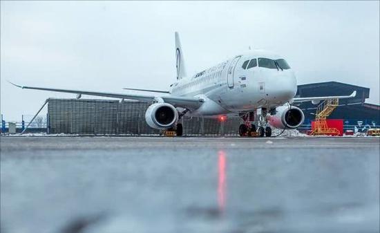 SSJ-100客机已经加装翼梢小翼