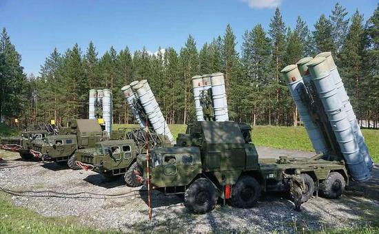 (S-300地空导弹发射车)