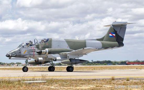 阿根廷空军同足球一同没落 只剩这型螺旋桨飞