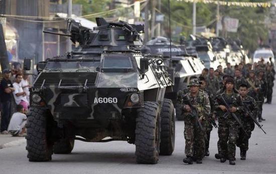 ·菲律宾国防军长期以来装备状况不佳，很多武器已经十分老旧