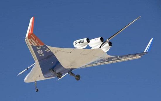 波音公司X-48缩尺寸飞翼客机模型