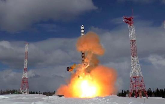 ▲俄罗斯试射RS-28“萨尔马特”重型洲际弹道导弹