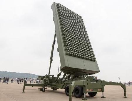 �߱����������ܵ������ײ��״����ڽ�Զ������̽�⵽�����ɻ�������Ϊ�������⣬��Ȼ����������������