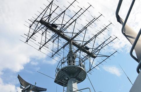 巴铁访上海军舰武器配置虽低 但电子战系统不