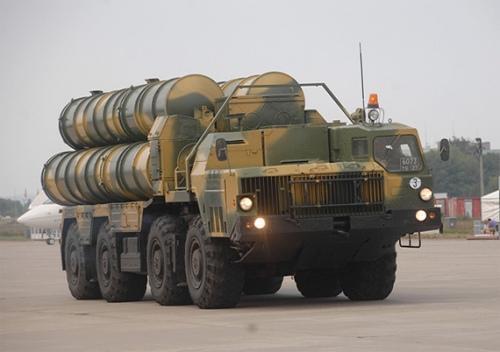 S-400的体积看起来的确比S-300要大