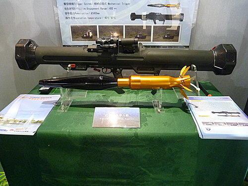 台叫嚣用火箭筒摧毁大陆坦克其实根本无法打穿装甲