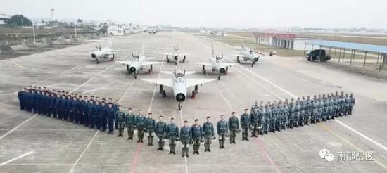 今年春节晚会上，装备歼-7的南部战区空军95156部队向全国人民拜年