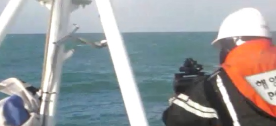 去年12月19日,韩国海警向中国渔船射击警告