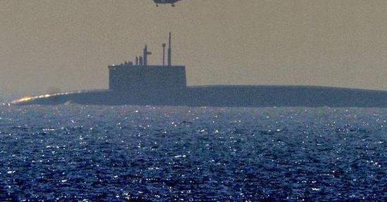 印度国产核潜艇试航时的图片