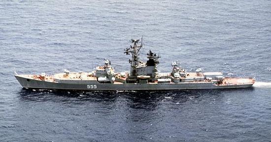 图片：一艘苏联红海军的克列斯塔级巡洋舰发现了美军的事故。