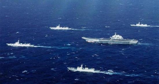 中国海军双航母编队会有多强?三张卫星图里藏答案