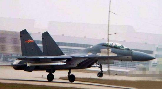 歼-16挂载的PL-XX空空导弹，也是歼-20的配套武器。