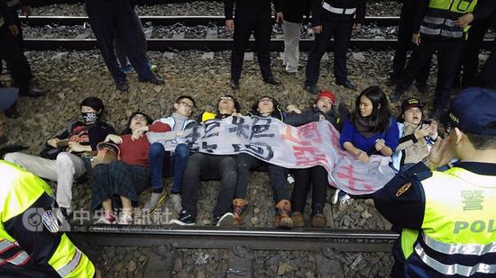 ̨�͹����岻��̨���֡��ͻ����޷������Թ쿹�顣��ͼƬ��Դ��̨�塶�����硷��