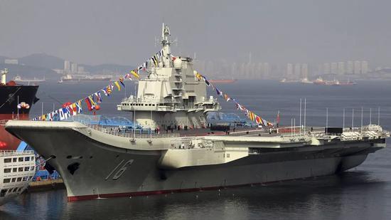 2012年9月25日,辽宁舰正式加入中国海军。