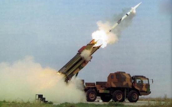 A-100火箭炮发射瞬间