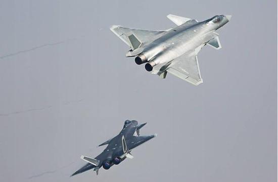 中国空军宣布歼20已进入战备值班 可随时对抗