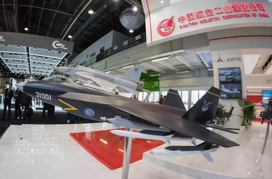 2017�꣬��ӥģ���ں����չʱ��ģ�ͻ����ˡ�1.0��״̬�����Ҵ���������������ⱳ�����������