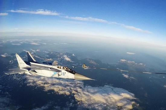 中国当年为何没有引进米格31 其任务用歼8也能