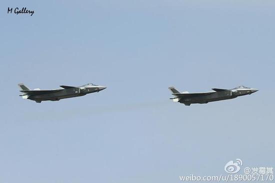 图片:2016年,歼-20双机亮相珠海航展,感谢原作者