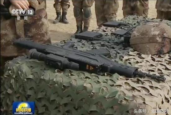 △解放军王牌机步师展出的QTS11“战略”步枪