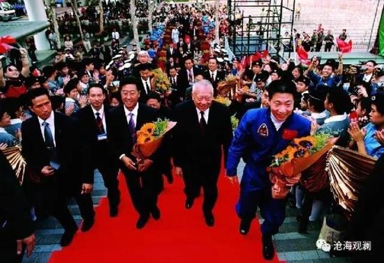 杨利伟等应特区政府邀请访港。