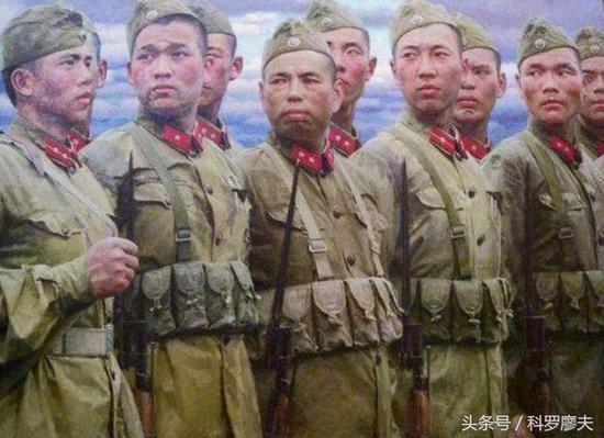 图片：许世友将军下连队时所佩戴的士兵船形帽。