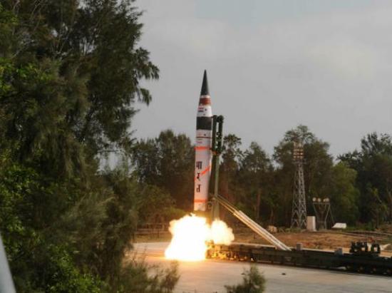 印度“烈火5”导弹发射