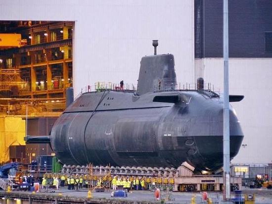 英海军竟然出现核潜艇同时维修的局面