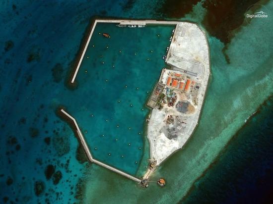 彭博社援引“数字地球”今年9月拍摄的越南建西礁设施照片