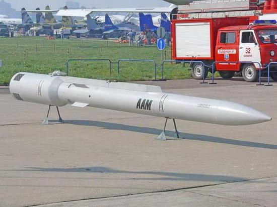 俄罗斯KS-172超远程空空导弹。
