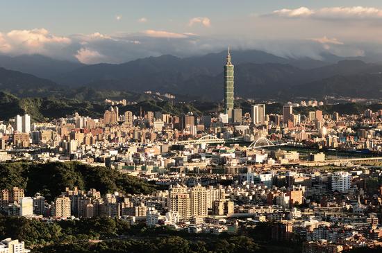 在“弹性防御”策略下,最大的问题在于整个繁华的台湾和台湾人民都要作为“肉盾”来抵御解放军的攻击