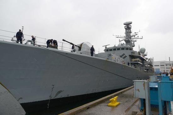 pzNE-fzvpatq9563629.jpg