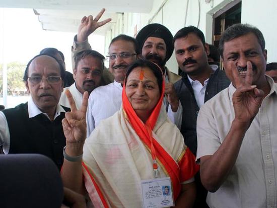 高尔(中) 图自Facebook