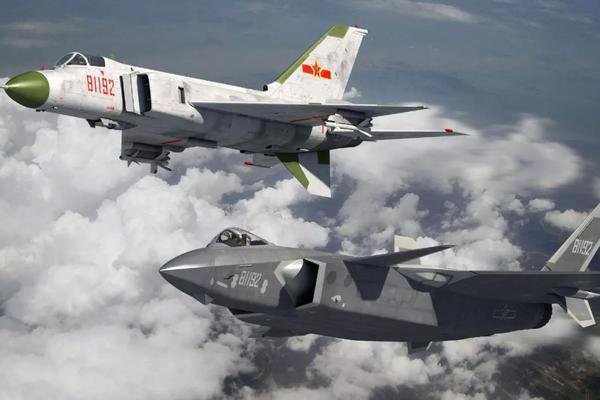 Baby与章子怡同框