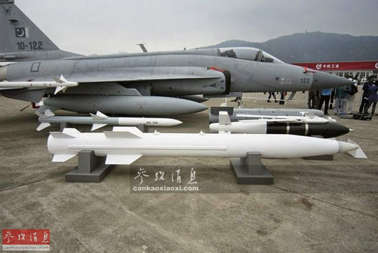 珠海航展上的CM-4000AKG巡航导弹