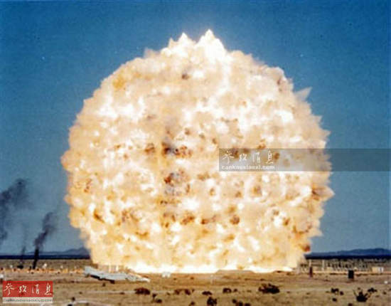 美国神秘武器开火。