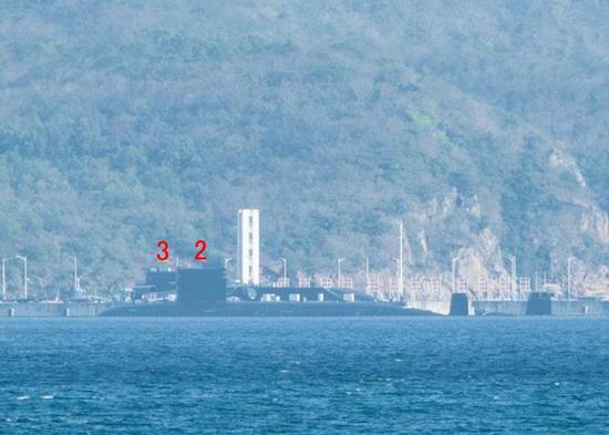 　　中国多艘核潜艇现身海南三亚