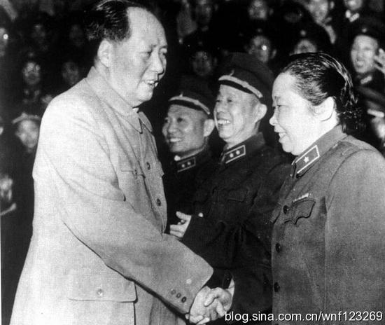 毛泽东接见李贞